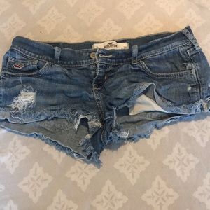 Hollister size 3 W26